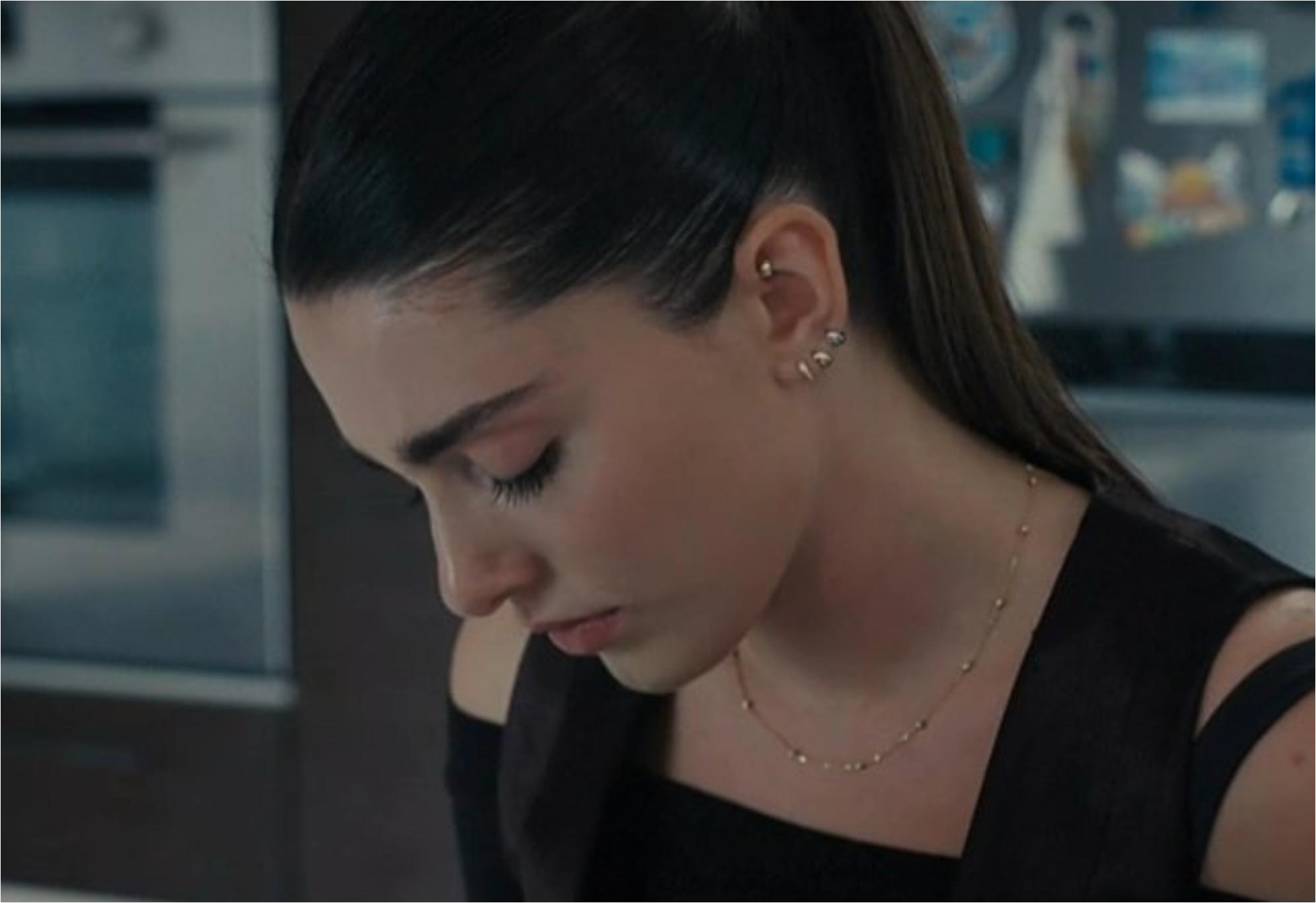 Η Γη της Ελιάς: Ο Κουράκος βράζει και εχεί αρχίσει να ενοχλεί τη Δήμητρα