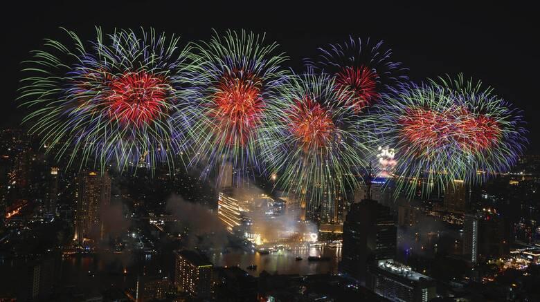 Όλες οι αργίες του 2024 : Αναλυτικά τα τριήμερα του νέου έτους