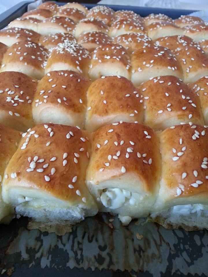 λουκανικοψωμάκια-και-τυροψωμάκια-συνταγή- λουκανικοψωμάκια-και-τυροψωμάκια-συνταγή-