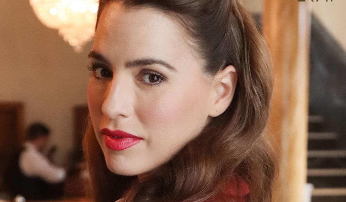 Η Μάρμω απο τους Πανθέους φοράει την φούστα που θα σε βολέψει όλες τις ώρες της ημέρας