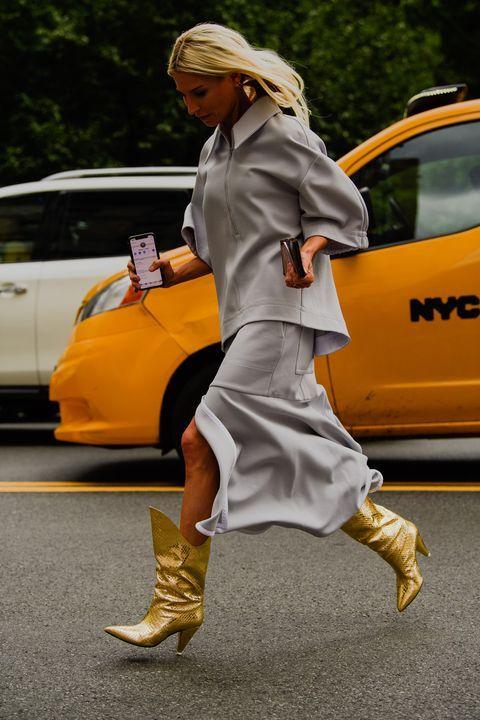 ιδέες-για-μπότες-και-μποτάκια-σε-μεταλλικά χρώματα- ιδέες-για-μπότες-και-μποτάκια-σε-μεταλλικά χρώματα-