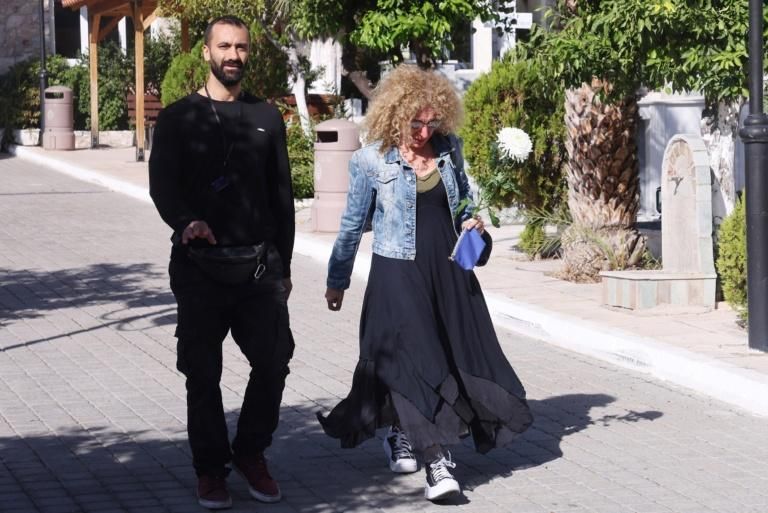 Αλέξανδρο Κομπόγιωργας: «Λύγισε» η Κάρμεν Ρουγγέρη και η κόρη της, Χριστίνα Κουλουμπή