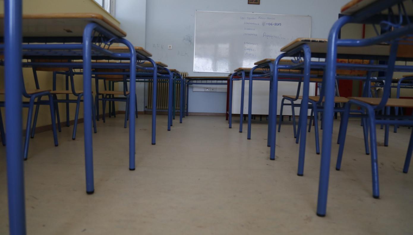 Απίστευτο περιστατικό σε σχολείο: Κατηγορείται ότι έριχνε στο φαγητό των παιδιών χλωρίνη και περιττώματα