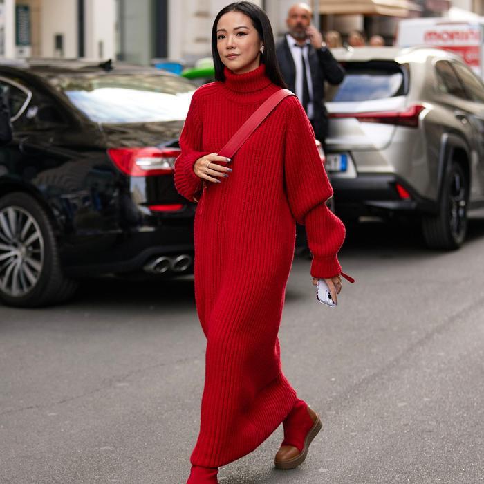 Η Αναστασία Παντούση απο το Ναυάγιο φοράει το κόκκινο πλεκτό φόρεμα που πρέπει να προσθέσεις στην γκαρνταρόμπα σου