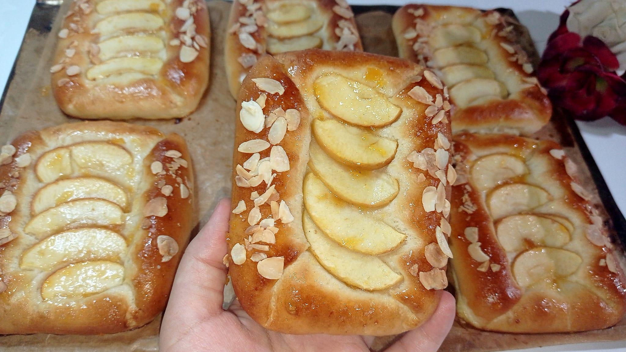 αφράτα-ψωμάκια-με-μήλα-συνταγή-