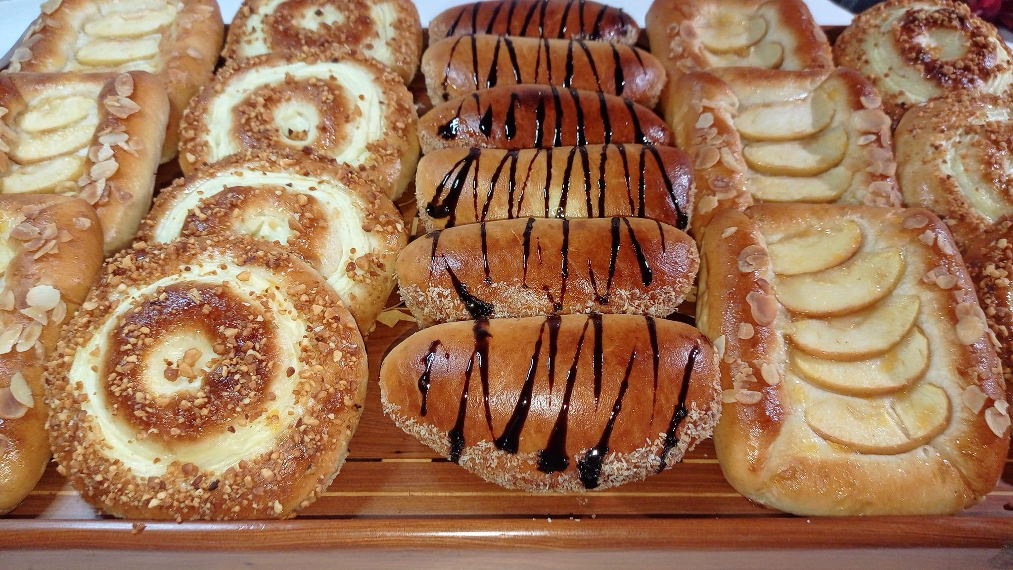 αφράτα-ψωμάκια-με-μήλα-συνταγή-