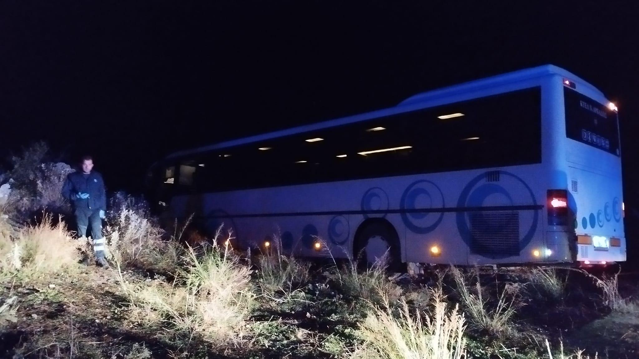 Αρκαδία : Οδηγός έπαθε ανακοπή πάνω στο τιμονι και έχασε τον έλεγχο λεωφορείου του ΚΤΕΛ