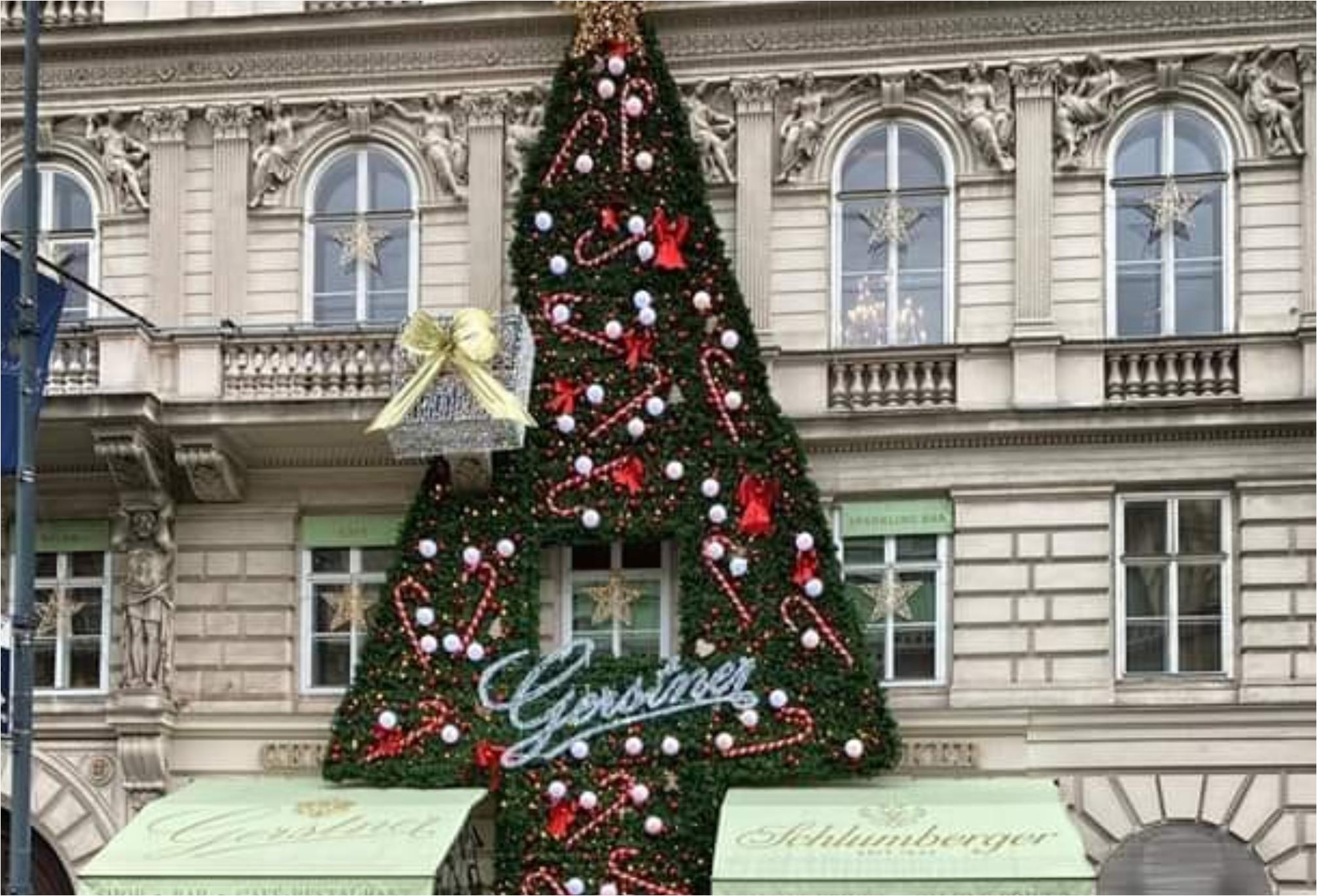Χριστούγεννα στη Βιέννη: Τα αξιοθέατα, οι τοπικές λιχουδιές και όλα όσα πρέπει να δεις