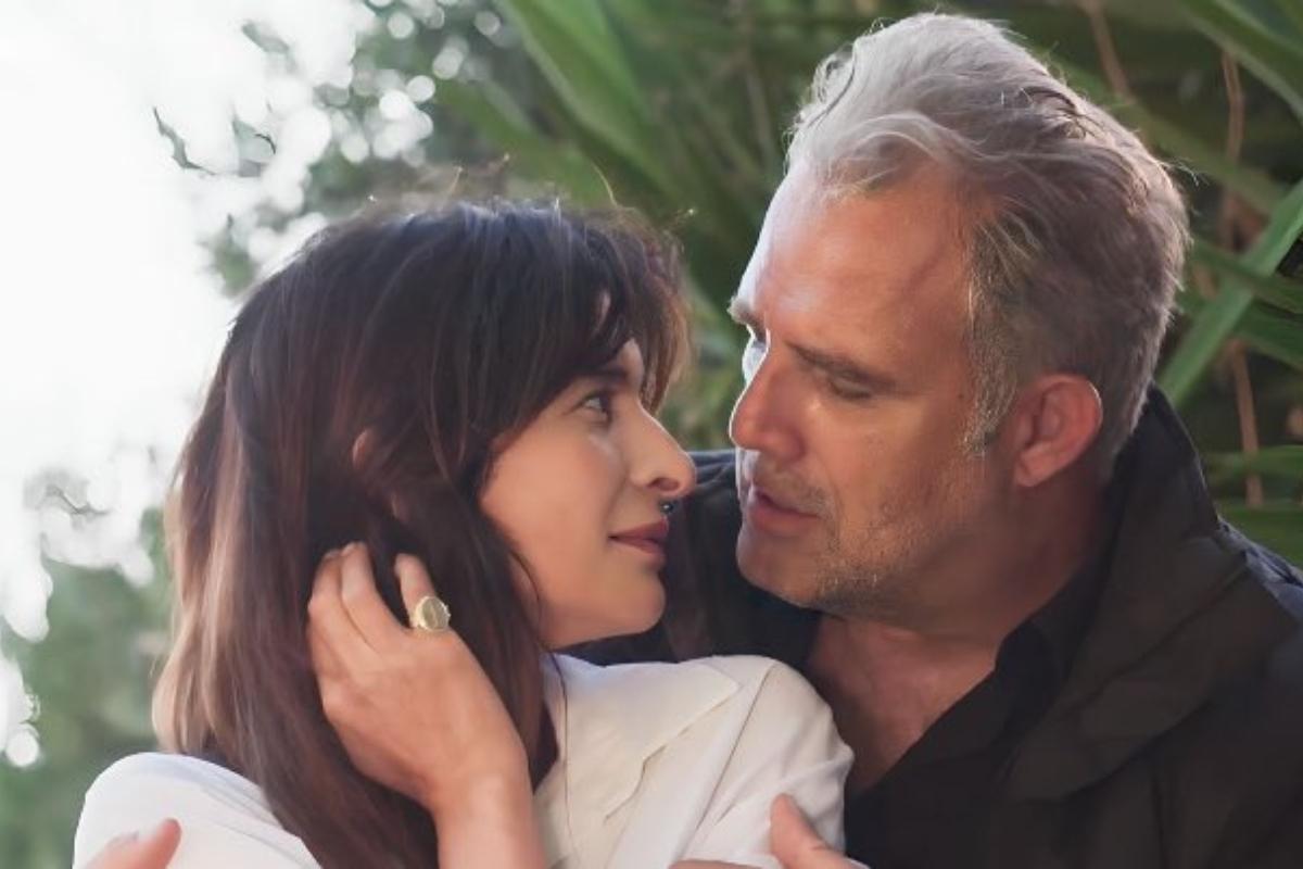 Η Γη της Ελιάς: Ετσί μένει έγκυος η Ιουλία από τον Στάθη