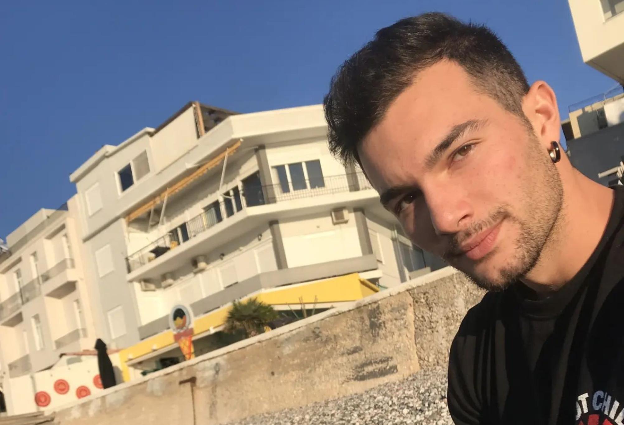 Η Γη της Ελιάς – Νίκος Κοσώνας: Πασίγνωστη παρουσιάστρια η μητέρα του Μιλτιάδη