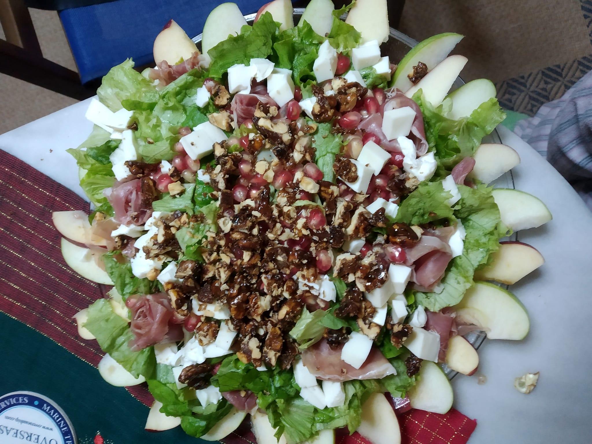 χριστουγεννιάτικη-σαλάτα-με-προσούτο-συνταγή-