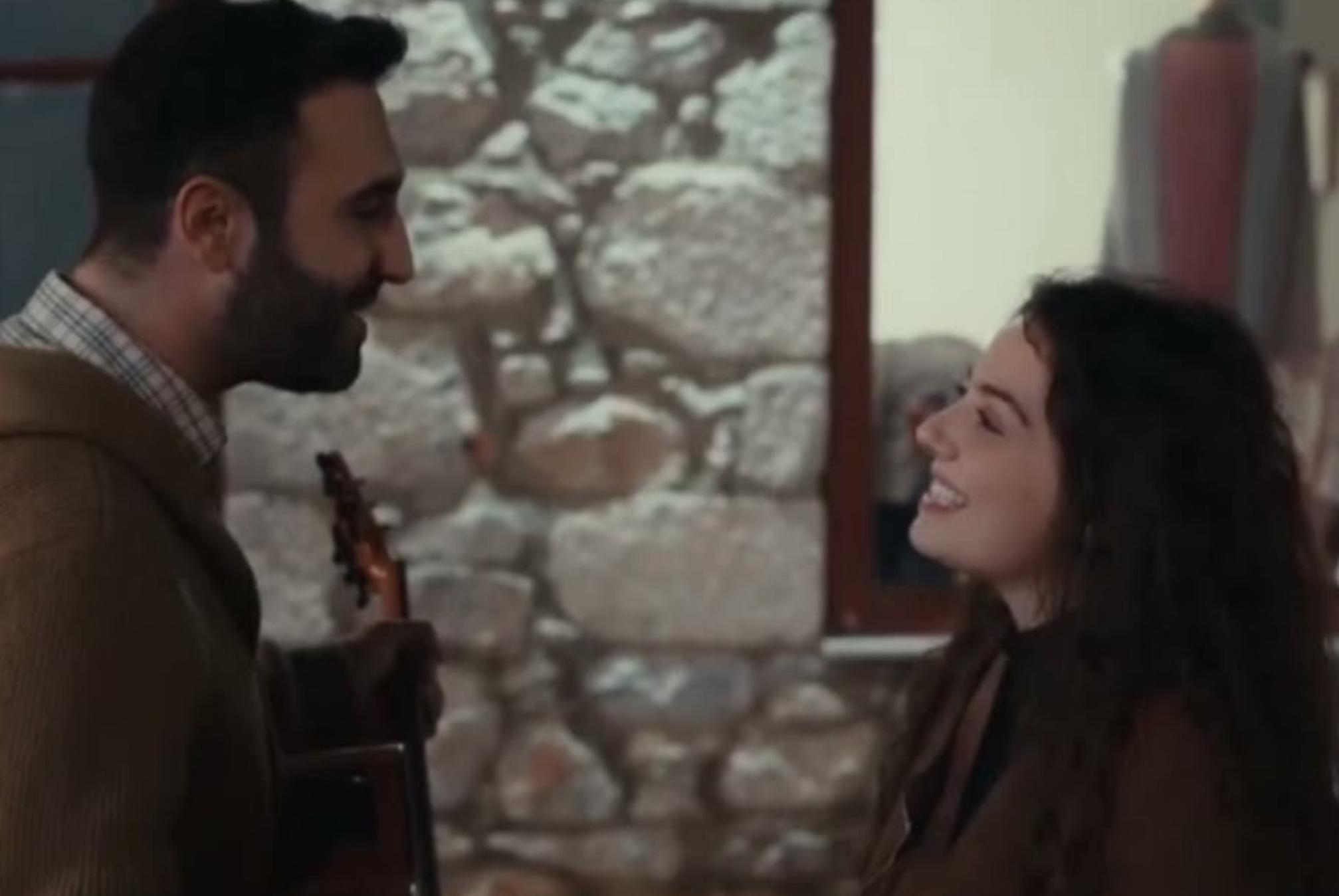 Η Γη της Ελιάς: H Αννά κάνει αίτηση διαζυγίου