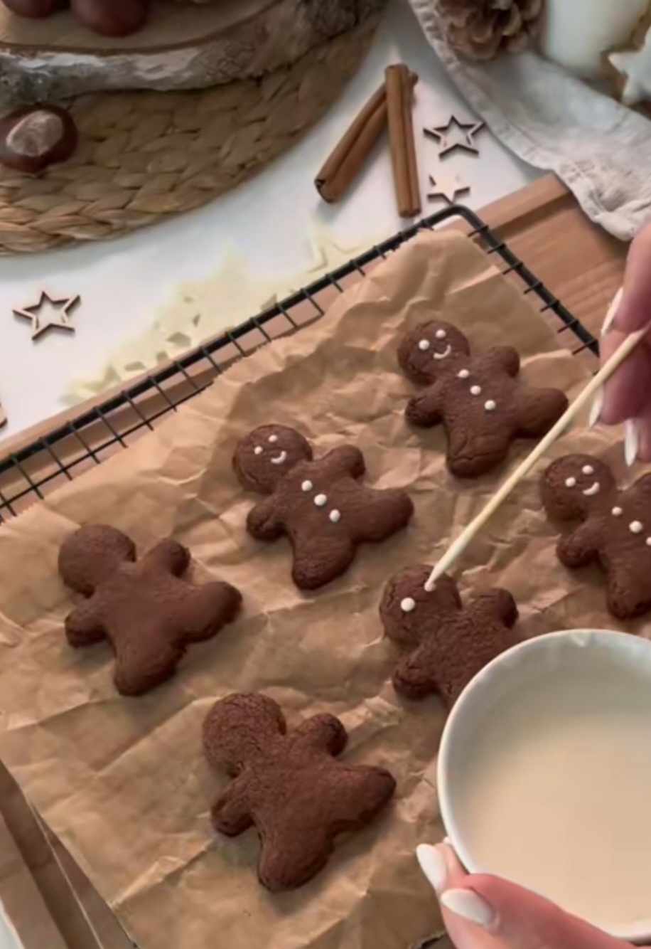 χριστουγεννιάτικα-μπισκότα-με-Nutella-και-4 υλικά-Instagram-TikTok-συνταγή- χριστουγεννιάτικα-μπισκότα-με-Nutella-και-4 υλικά-Instagram-TikTok-συνταγή-