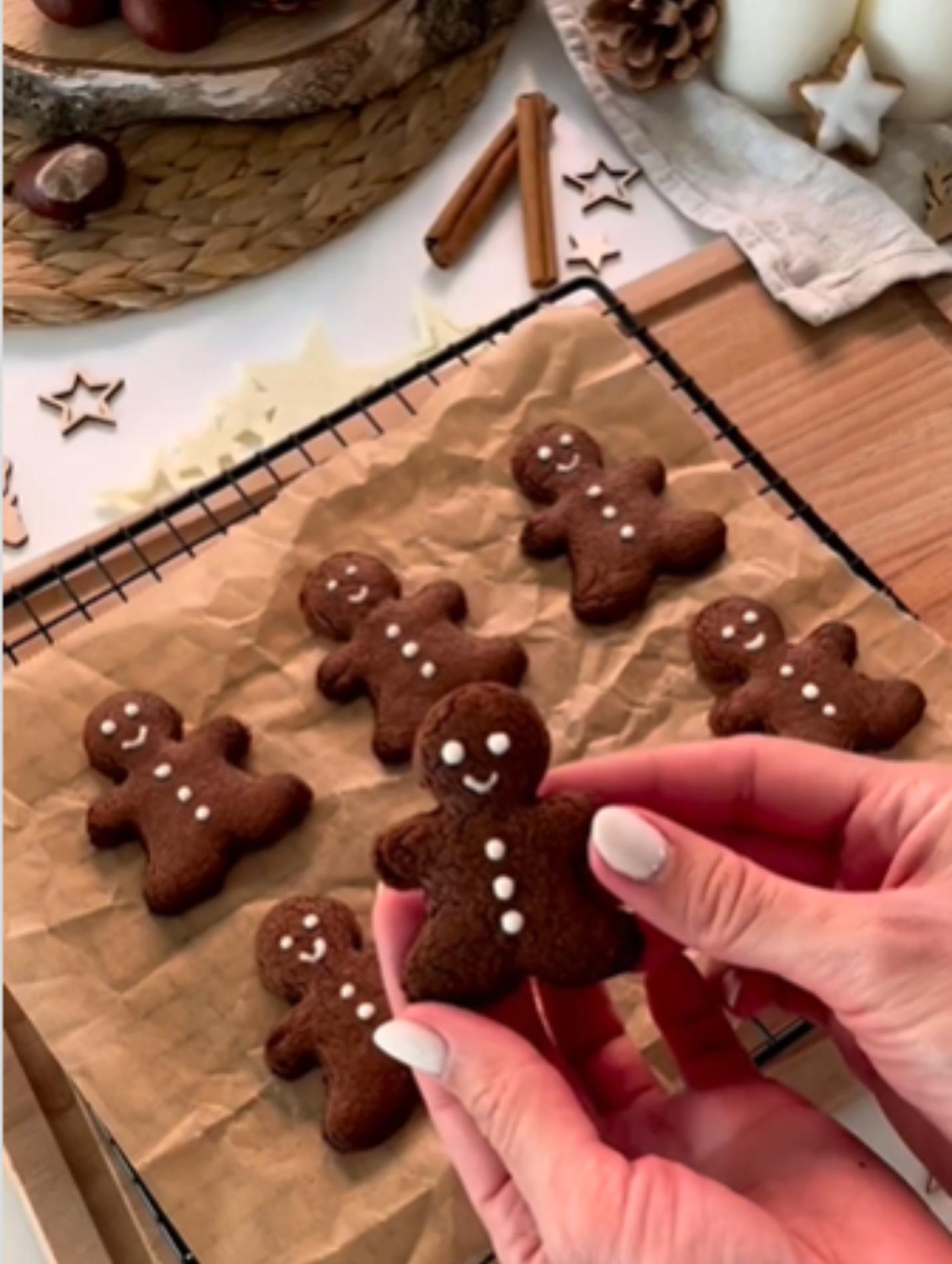 Χριστουγεννιάτικα μπισκότα ανθρωπάκια