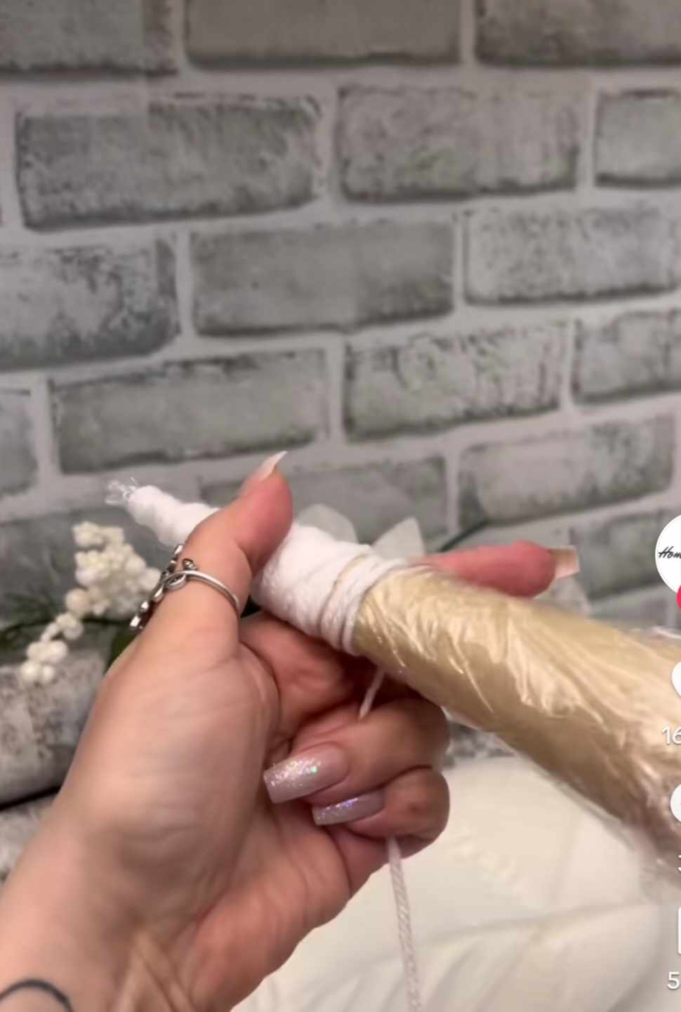 χριστουγεννιάτικα-δεντράκια-από-μεμβράνη-και-μαλλί-TikTok-Χριστουγεννιάτικες κατασκευές- χριστουγεννιάτικα-δεντράκια-από-μεμβράνη-και-μαλλί-TikTok-Χριστουγεννιάτικες κατασκευές-