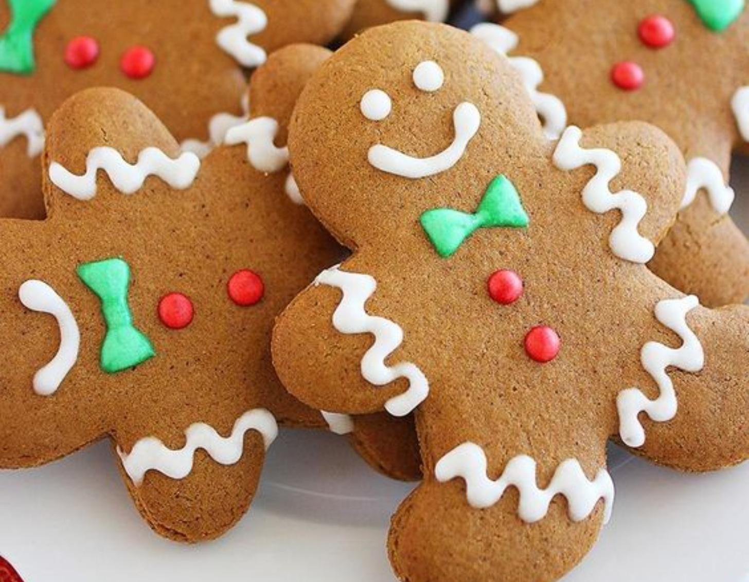 Χριστουγεννιάτικα μπισκότα ανθρωπάκια με 4 υλικά χωρίς ζάχαρη