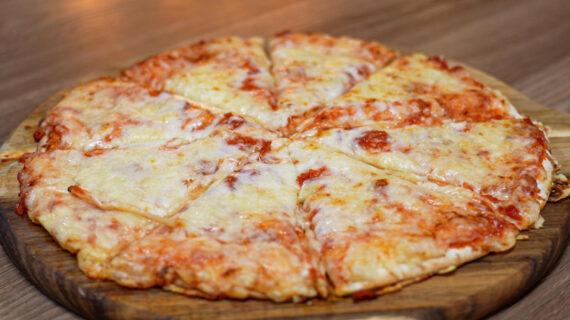 πίτσα-με-3 υλικά-συνταγή-