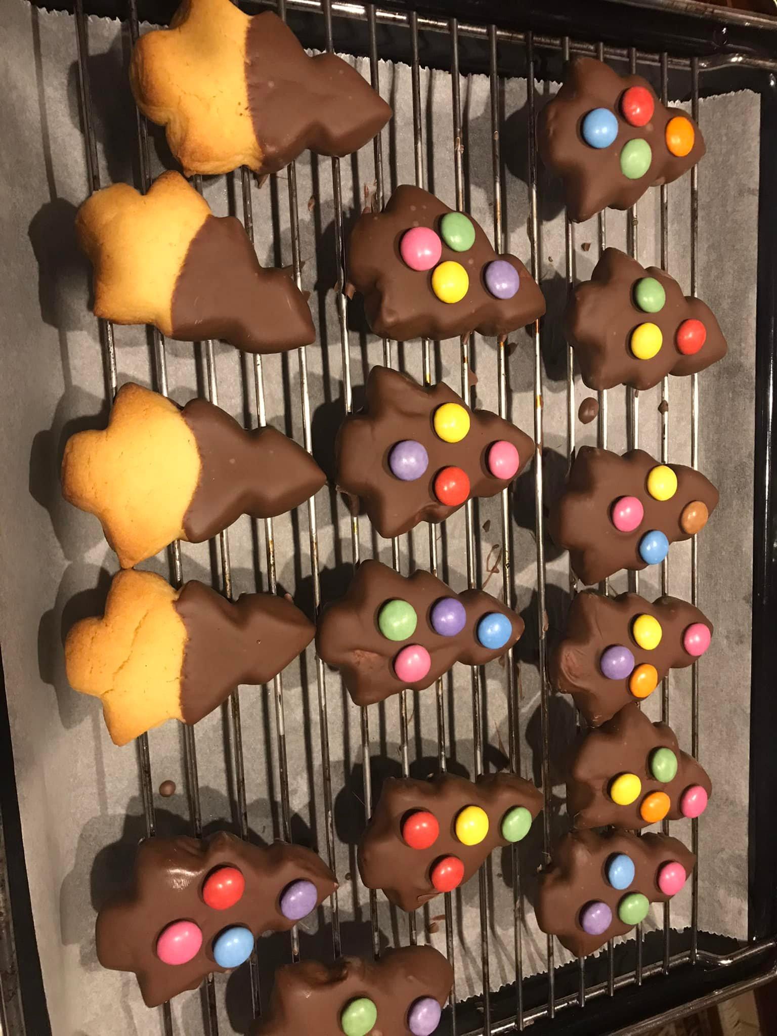 χριστουγεννιάτικα-μπισκότα-με-σοκολάτα-συνταγή-