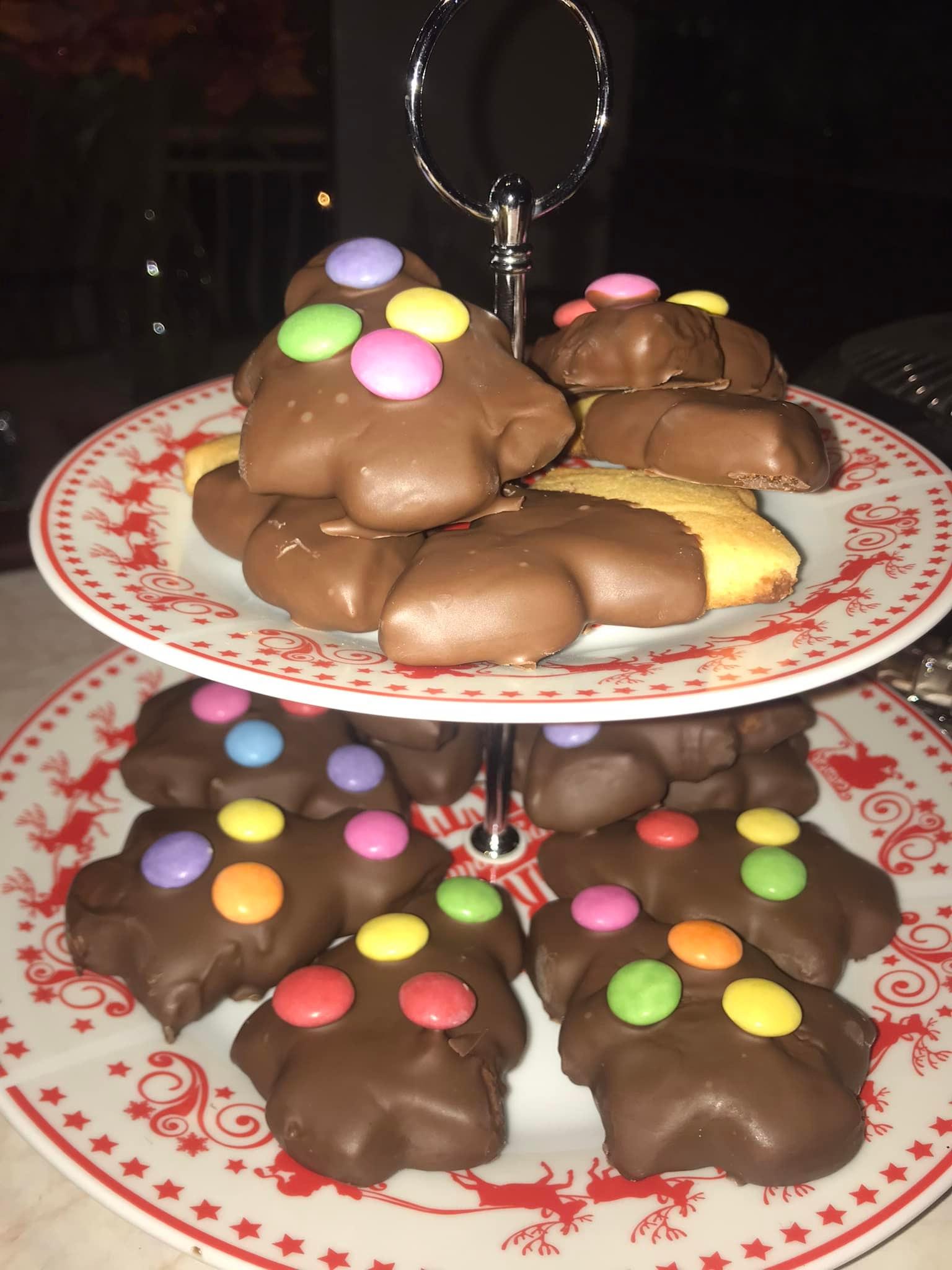 χριστουγεννιάτικα-μπισκότα-με-σοκολάτα-συνταγή-