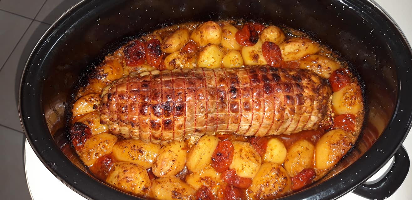 χριστουγεννιάτικο-ρολό-με-κρασί-συνταγή-