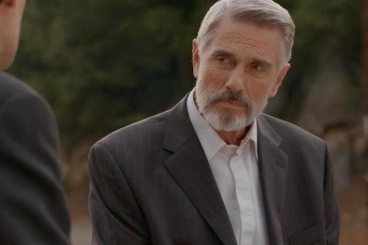 Έρωτας Φυγάς-Στέφανος- Έρωτας Φυγάς-Στέφανος-