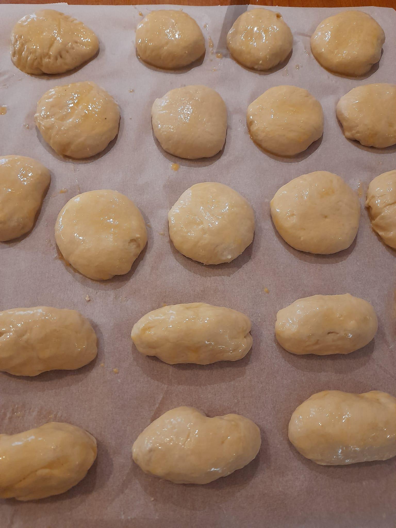 τυροπιτάκια-με-σιμιγδαλόκρεμα-συνταγή- τυροπιτάκια-με-σιμιγδαλόκρεμα-συνταγή-