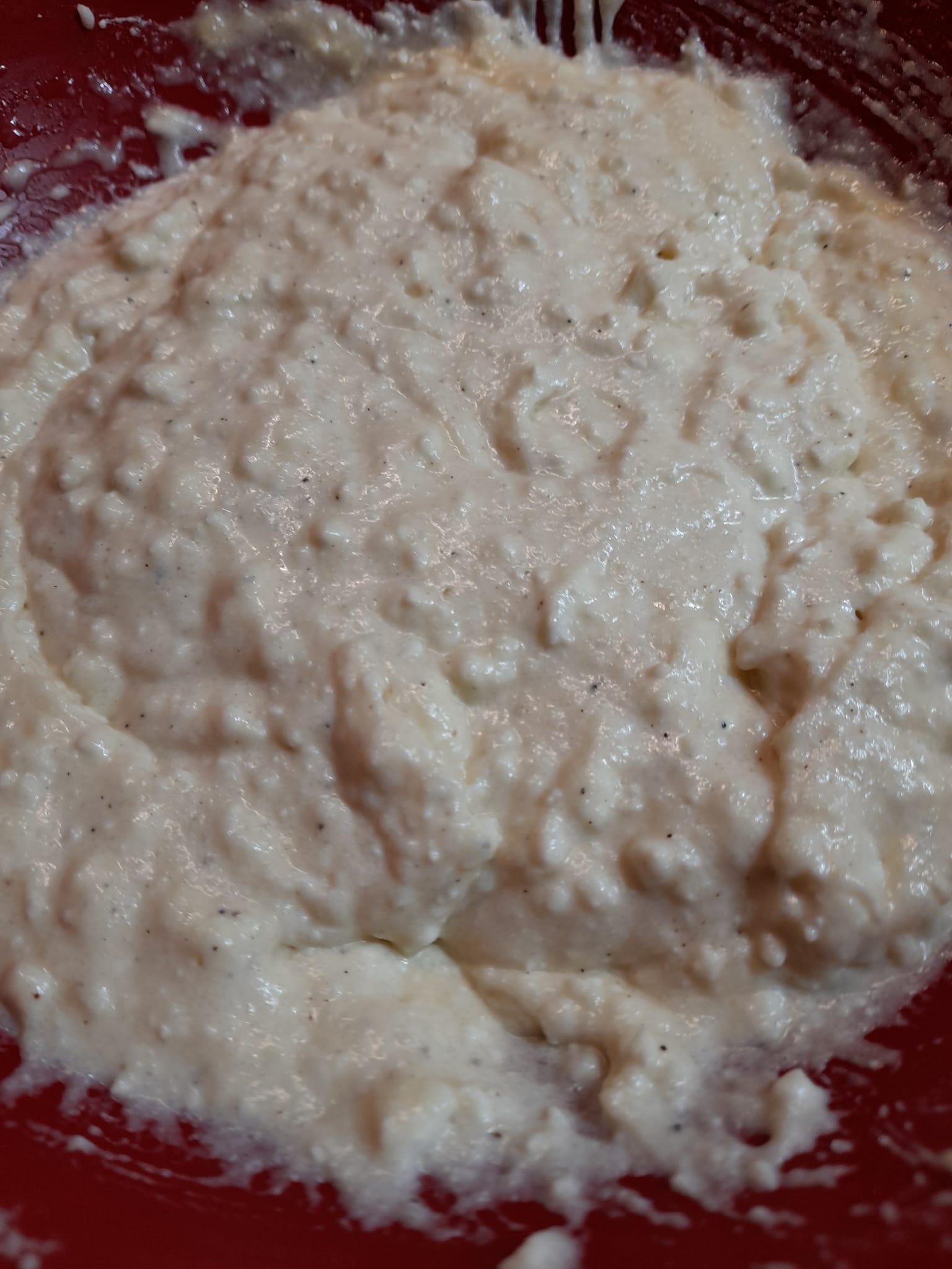 τυροπιτάκια-με-σιμιγδαλόκρεμα-συνταγή- τυροπιτάκια-με-σιμιγδαλόκρεμα-συνταγή-