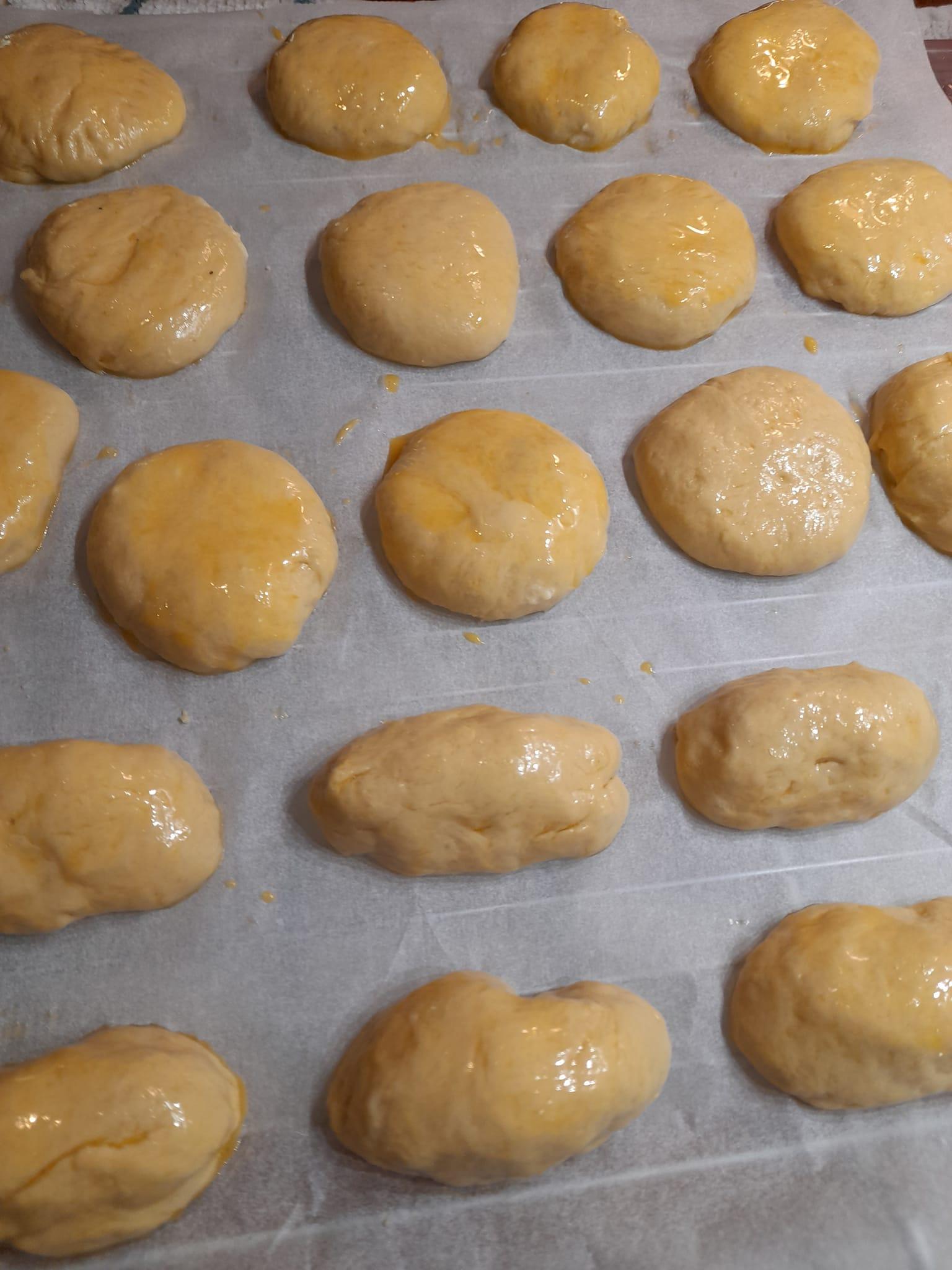 τυροπιτάκια-με-σιμιγδαλόκρεμα-συνταγή- τυροπιτάκια-με-σιμιγδαλόκρεμα-συνταγή-