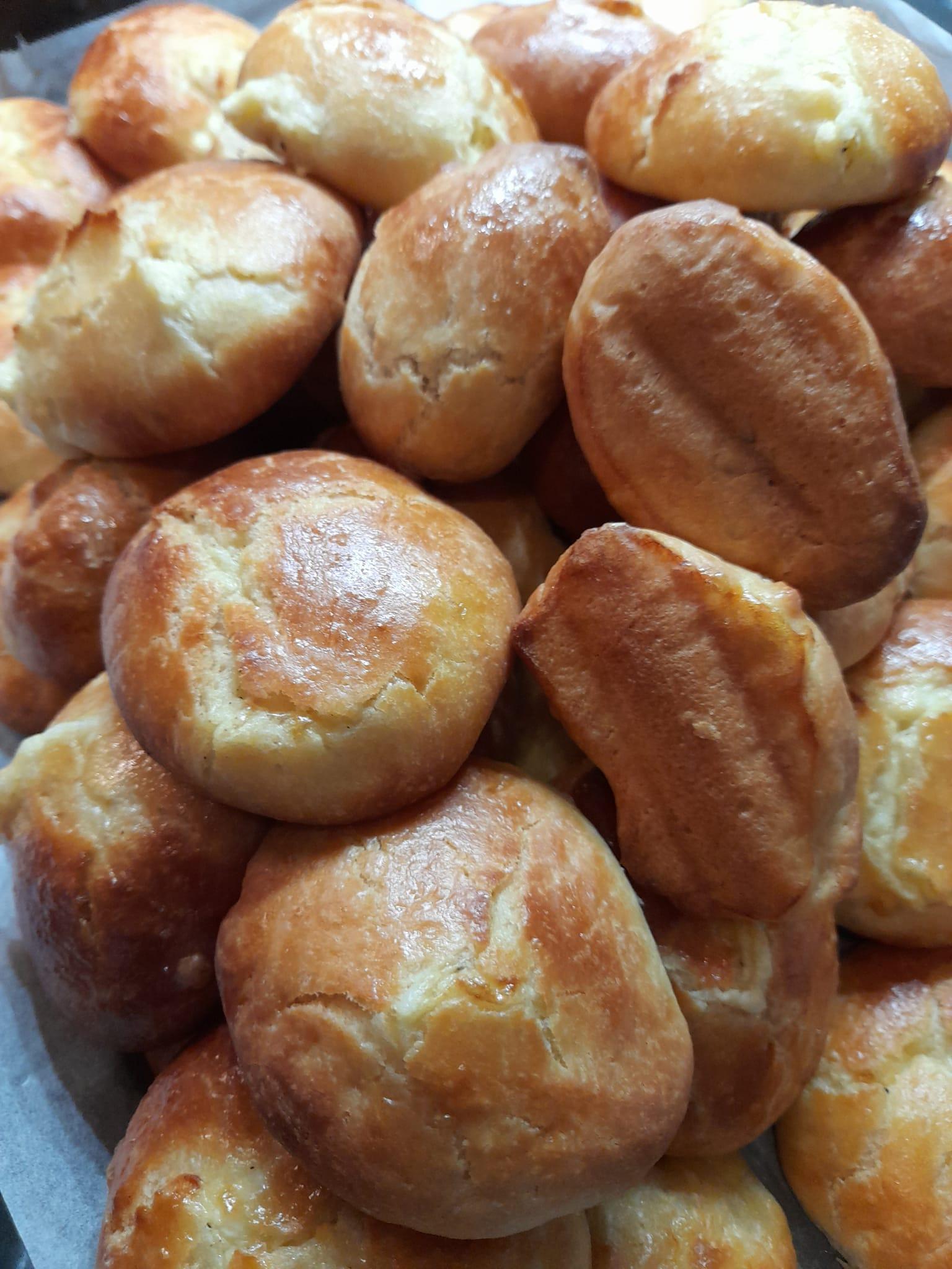 τυροπιτάκια-με-σιμιγδαλόκρεμα-συνταγή- τυροπιτάκια-με-σιμιγδαλόκρεμα-συνταγή-