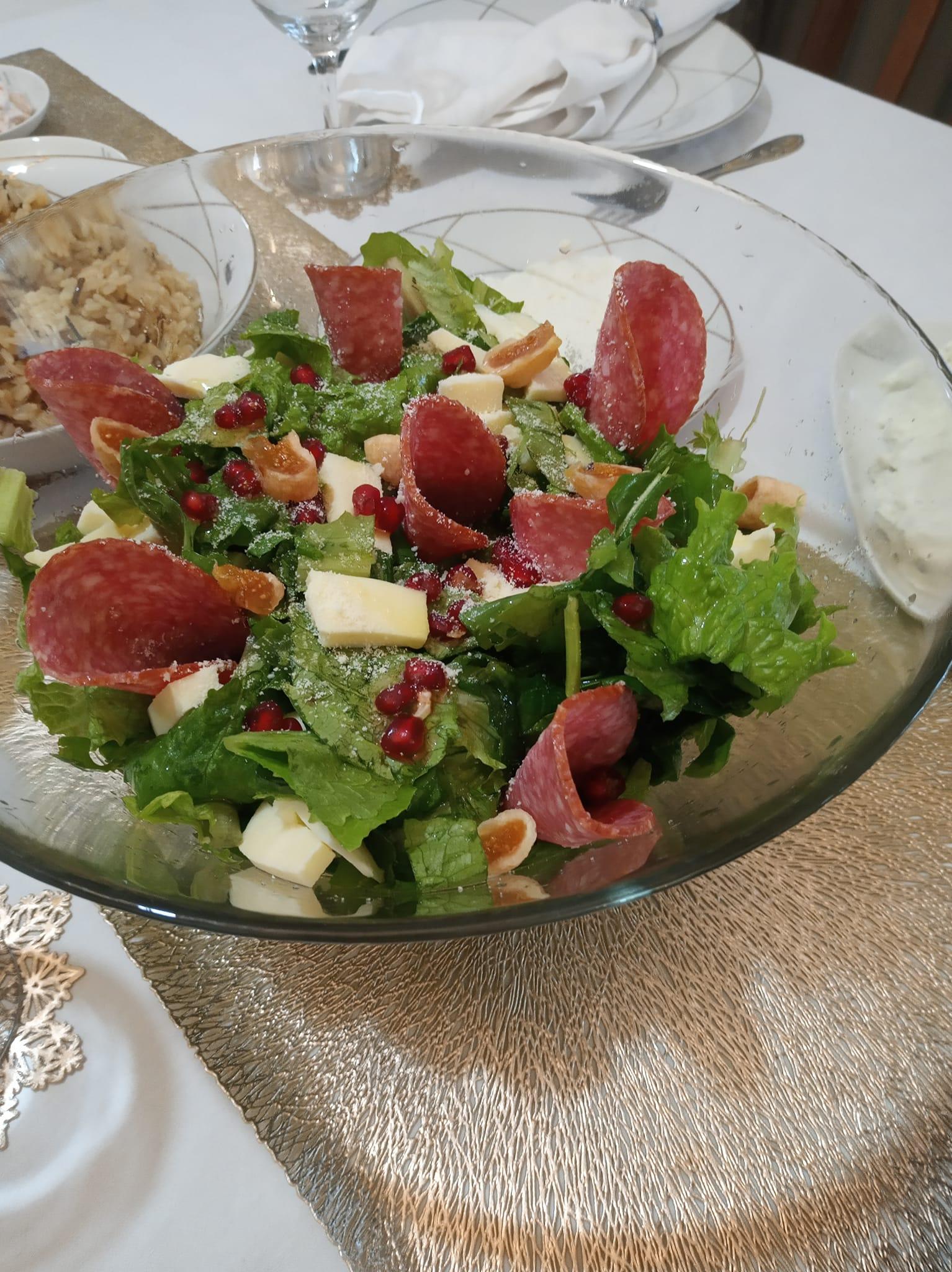 χριστουγεννιάτικη-σαλάτα-με-παστέλι-συνταγή- χριστουγεννιάτικη-σαλάτα-με-παστέλι-συνταγή-