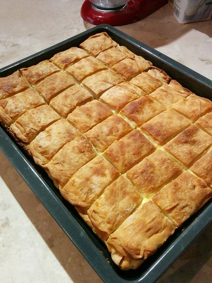 τυρόπιτα-για-τραπέζια-συνταγή-