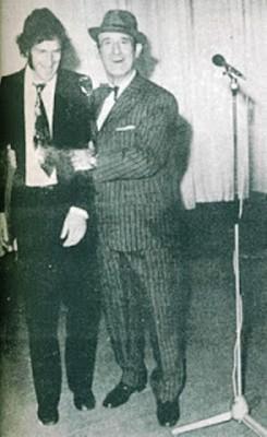 Λαμπρή καριέρα ως ηθοποιός: Η απόπειρα του μεγάλου ηθοποιού του Σινεμά να αυτοκτονήσει πέφτοντας από την Ακρόπολη επειδή απέτυχε στο θέατρο.