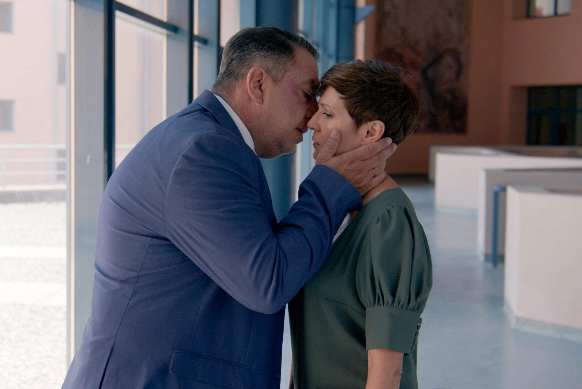 Παγιδευμένοι: Η Υβόννη βάζει στο σπίτι της τον νόθο γιο του Αλέκου