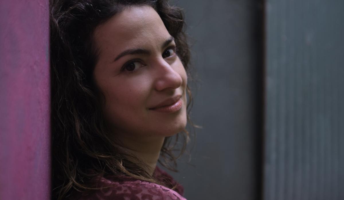 Το Ναυαγιο -Αμαλια Καβαλη : Η ηλικία, ο εθισμός στο τσιγάρο ,οι Άγριες Μέλισσες και το Ναυάγιο