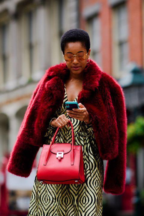 κόκκινο-γούνινο-πανωφόρι-ιδέες-