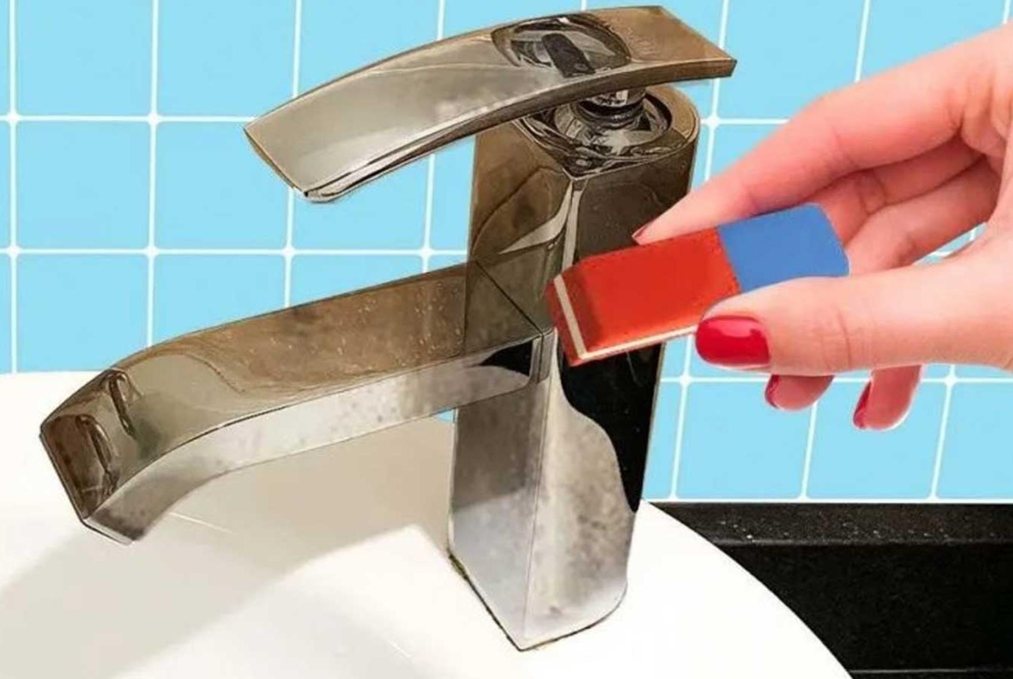 Άλατα στίγματα και βρωμιά από λιωμένο σαπούνι στις βρύσες: Κάντε τες να αστράψουν ανέξοδα με ένα υλικό έκπληξη