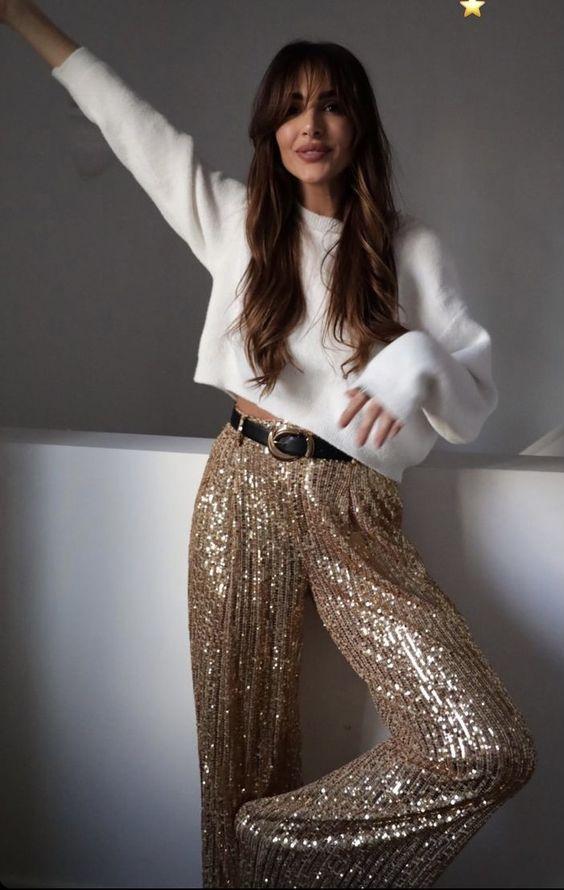 Η Χρύσα απο τους Παγιδευμένους με Χριστουγεννιάτικο ντύσιμο μας βάζει στο mood και εμείς σου το προτείνουμε