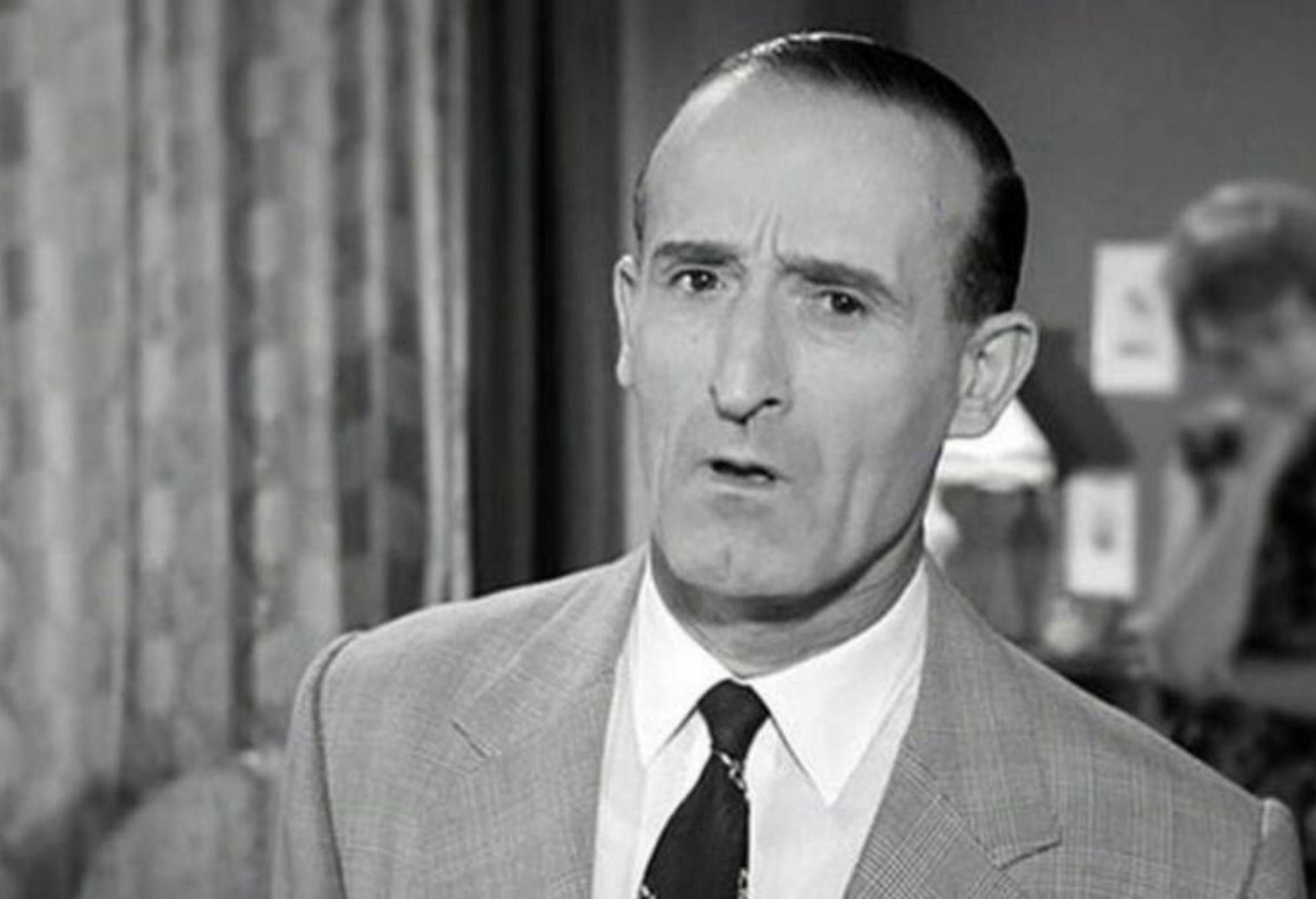 Λαμπρή καριέρα ως ηθοποιός: Η απόπειρα του μεγάλου ηθοποιού του Σινεμά να αυτοκτονήσει πέφτοντας από την Ακρόπολη επειδή απέτυχε στο θέατρο.