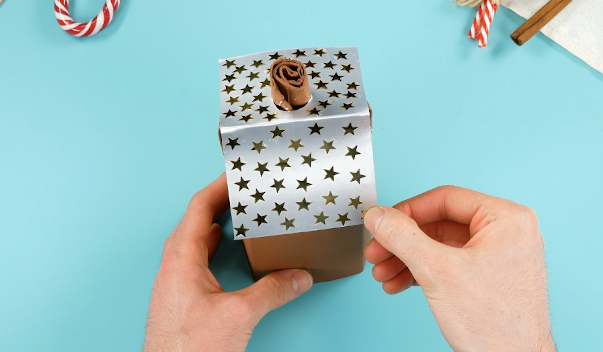 χριστουγεννιάτικα σπιτάκια-για-αρωματικά-στικ-από-κουτί γάλα-Χριστουγεννιάτικες κατασκευές-ιδέες- χριστουγεννιάτικα σπιτάκια-για-αρωματικά-στικ-από-κουτί γάλα-Χριστουγεννιάτικες κατασκευές-ιδέες-