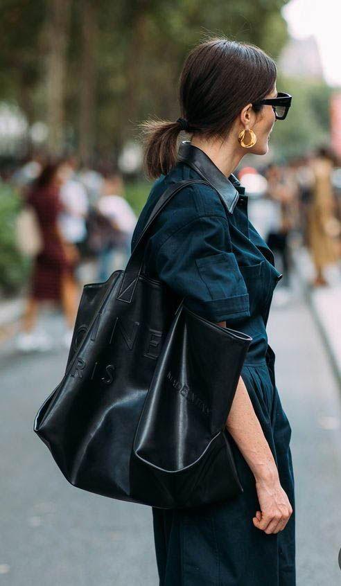 Η Μιράντα απο τον Παράδεισο των Κυρίων με την τσάντα που όλες θέλουμε