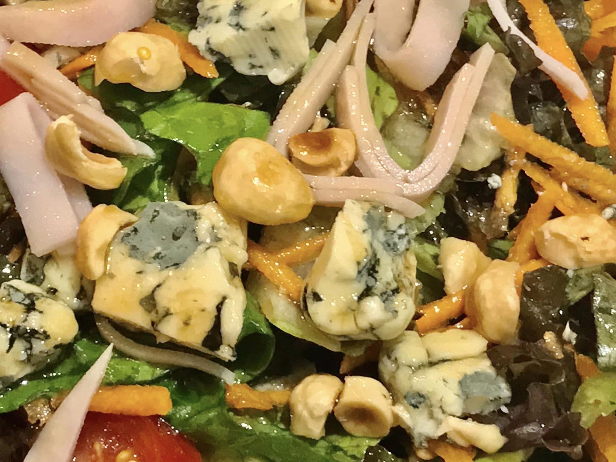 χριστουγεννιάτικη-σαλάτα-με-μπλε τυρί-Δανίας-συνταγή- χριστουγεννιάτικη-σαλάτα-με-μπλε τυρί-Δανίας-συνταγή-