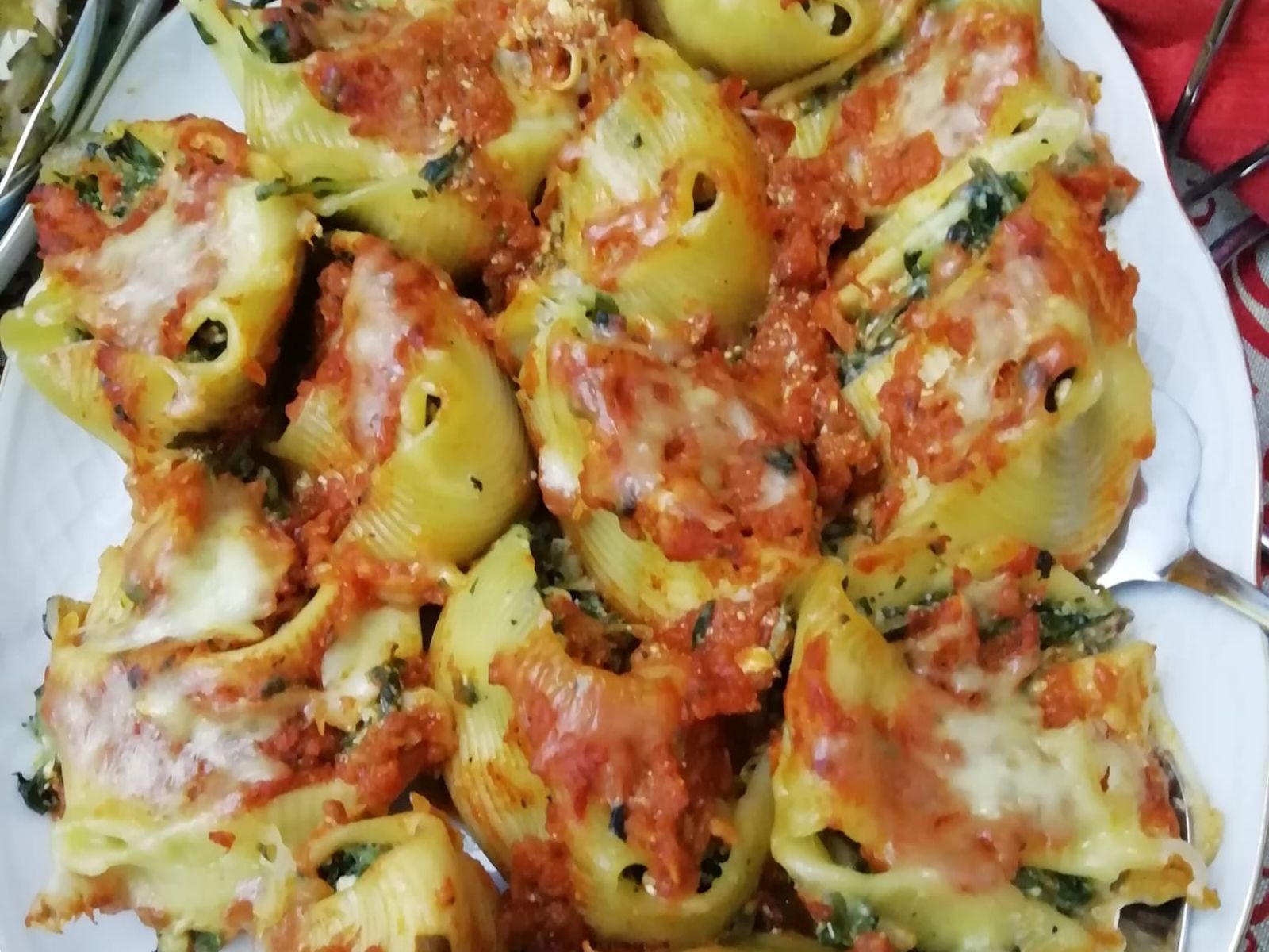 κοχύλια-με-σπανάκι-και-τυριά-για-τα-Χριστούγεννα-συνταγή-