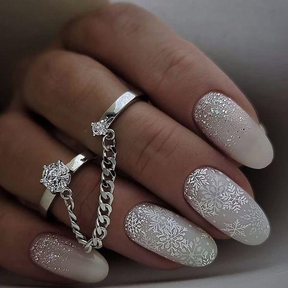 ιδέες-για-ματ-χριστουγεννιάτικα νύχια-Χριστούγεννα 2023-