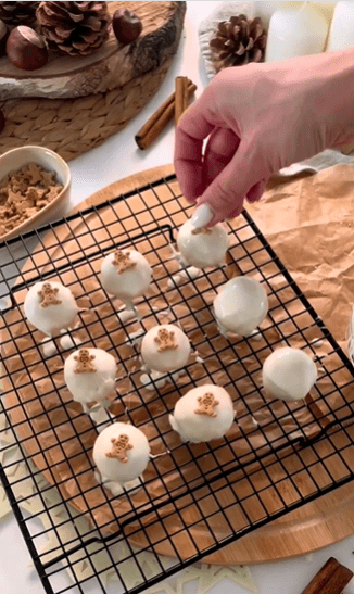 χριστουγεννιάτικα-σοκολατάκια-cheesecake-συνταγή- χριστουγεννιάτικα-σοκολατάκια-cheesecake-συνταγή-