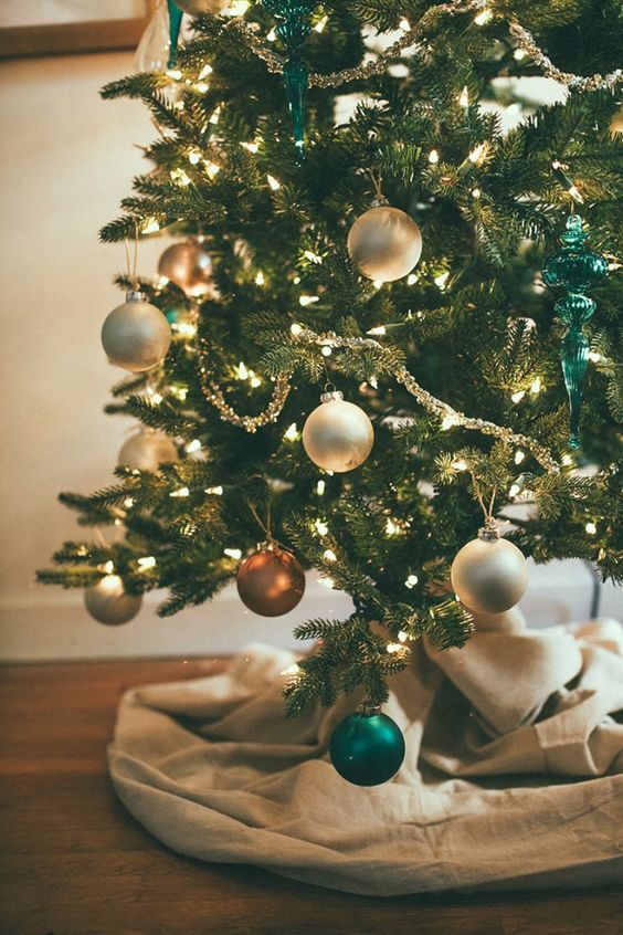 υφασμάτινη-ποδιά-στο-Χριστουγεννιάτικο δέντρο-ιδέες-
