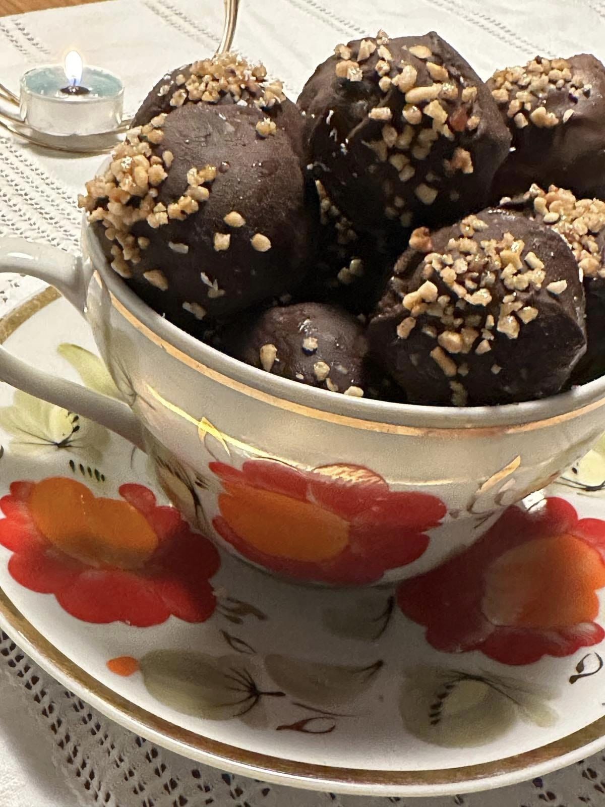 χριστουγεννιάτικα-σοκολατάκια-κάστανο-φουντούκι-συνταγή- χριστουγεννιάτικα-σοκολατάκια-κάστανο-φουντούκι-συνταγή-