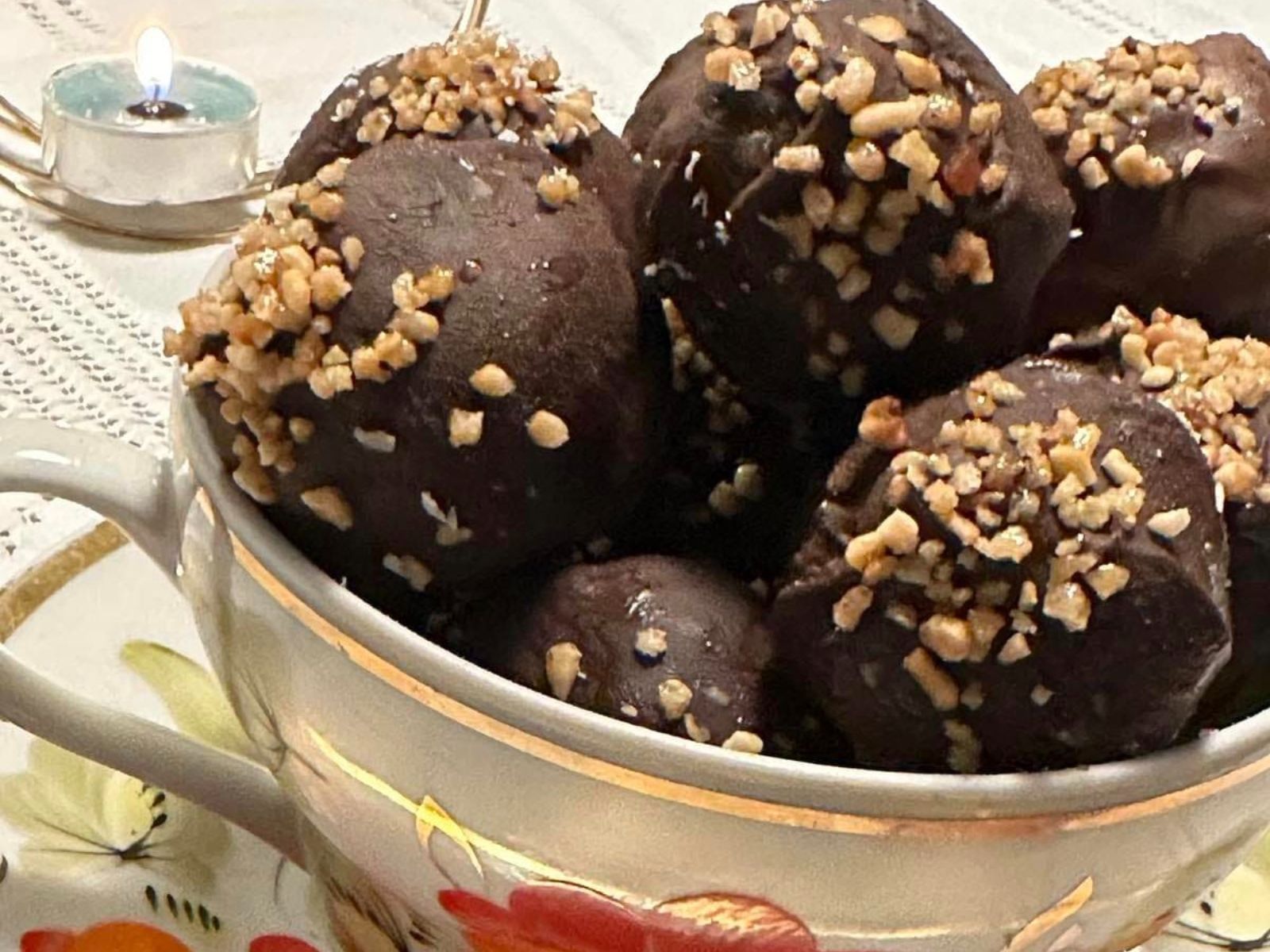 χριστουγεννιάτικα-σοκολατάκια-κάστανο-φουντούκι-συνταγή- χριστουγεννιάτικα-σοκολατάκια-κάστανο-φουντούκι-συνταγή-