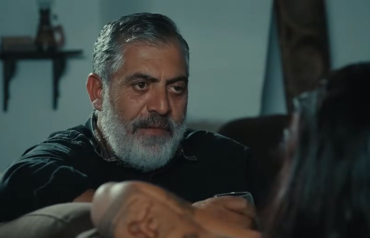 Η Γη της Ελιάς: Ο Δημοσθένης κάνει πέρα την Ειρήνη