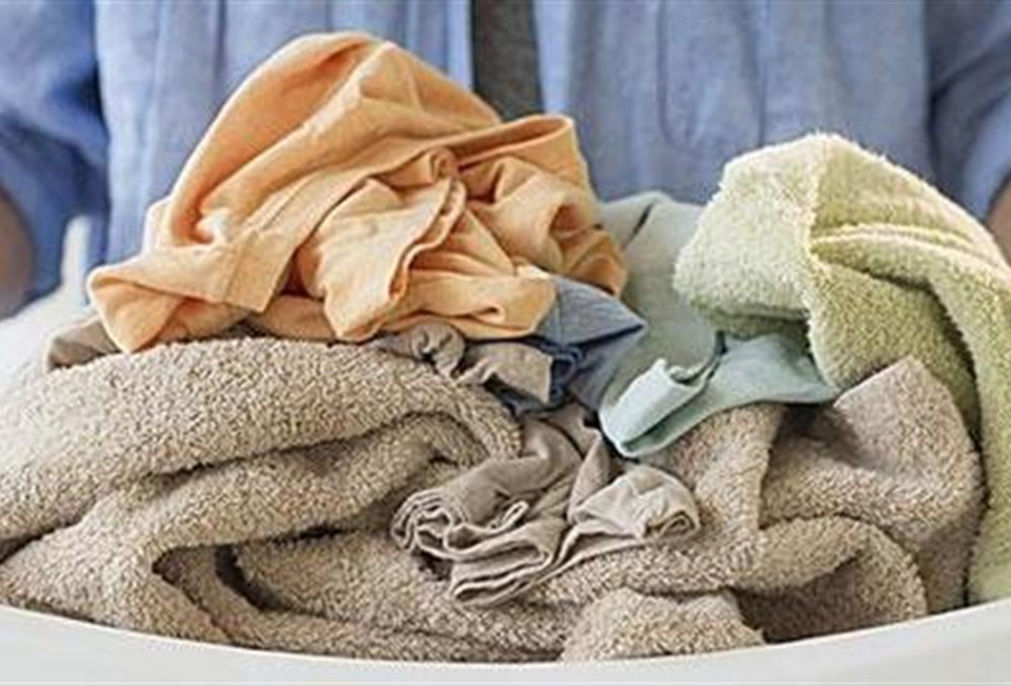 Λίπη λαδιές και δύσκολοι λεκέδες στις πετσέτες τη κουζίνας: Από λιγδιασμένες κάντε τες ξανά σαν καινούριες