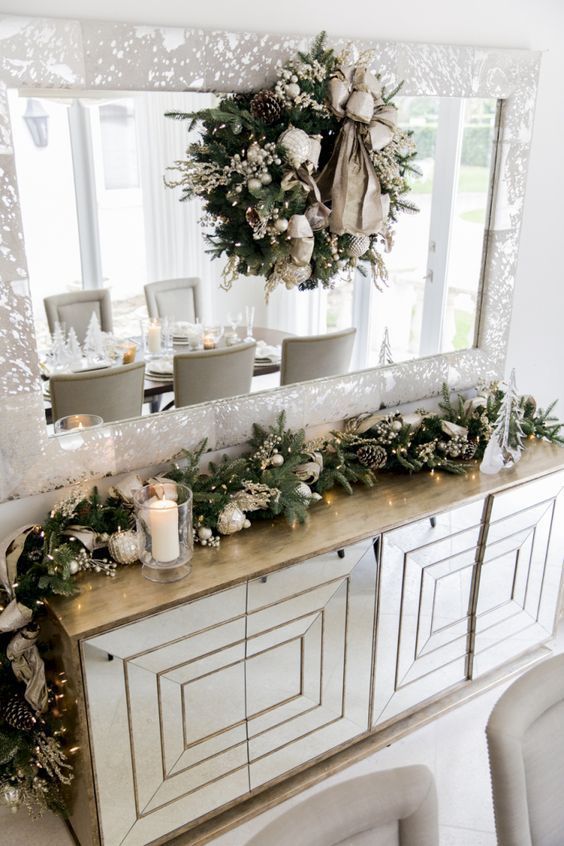 Χριστούγεννα 2023: 17 ιδέες για Χριστουγεννιάτικες διακοσμήσεις στο μπουφέ